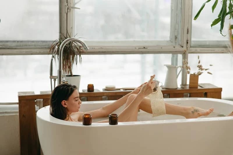 Cómo realizar un relajante tratamiento de spa para manos y pies en casa