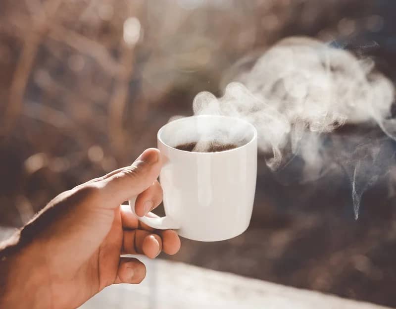 Por qué no deberías tomar café justo al despertarte
